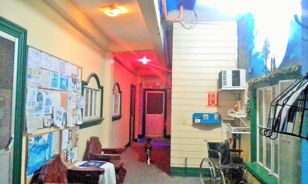 Daniela'S Place Apartelle アンヘレス エクステリア 写真